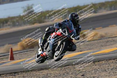 media/Dec-18-2022-SoCal Trackdays (Sun) [[8099a50955]]/Turn 14 (940am)/